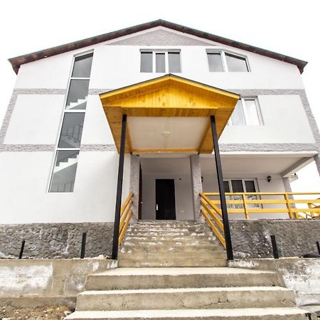 Katos Guesthouse Местія Екстер'єр фото